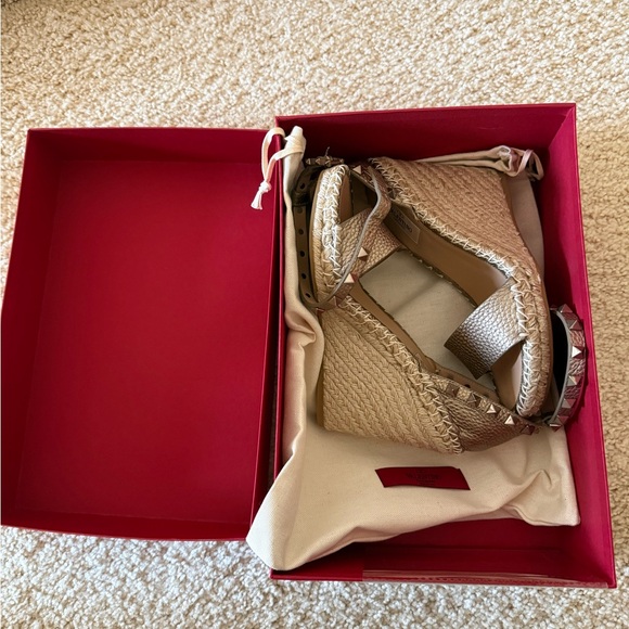 Women's Tan Espadrille Wedges